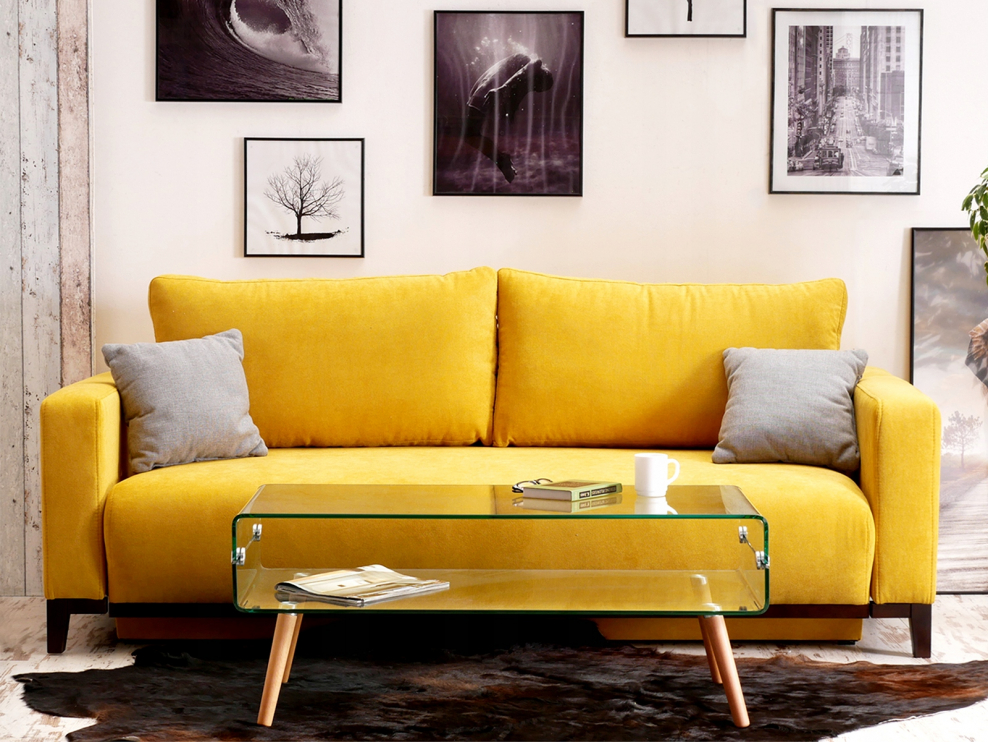 Желтый диван