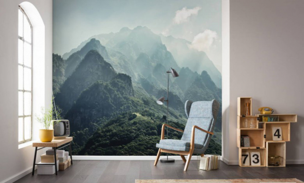 Горы на стене