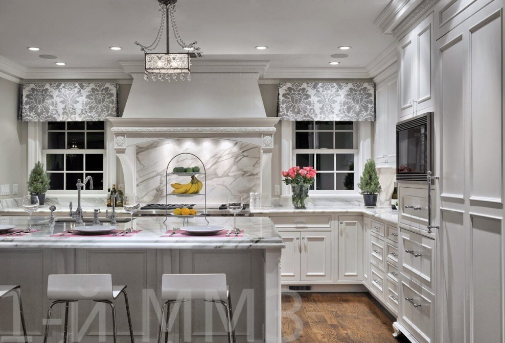 Белая кухня в интерьере