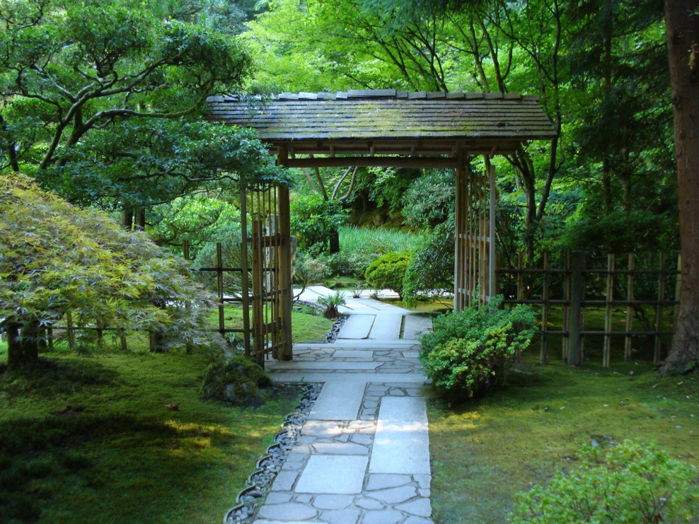 Японский стиль в ландшафте ворота