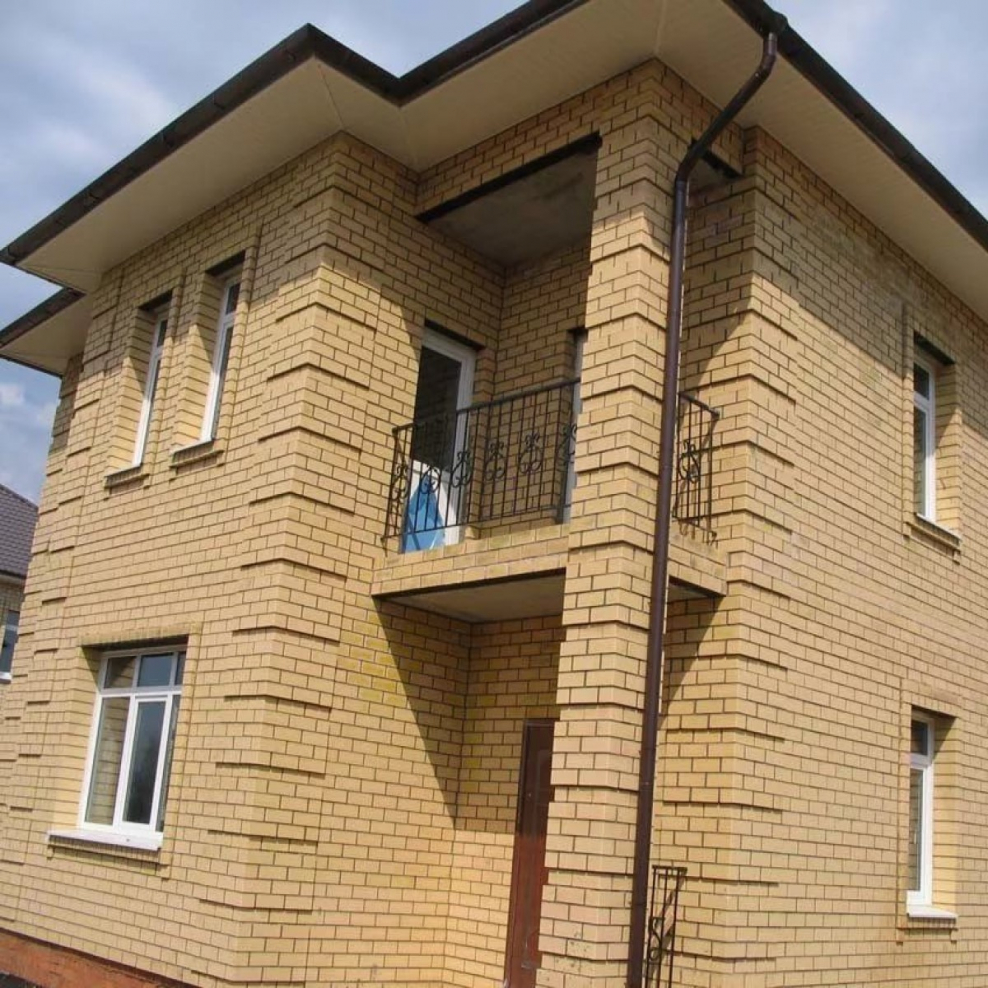 Фасад из облицовочного кирпича