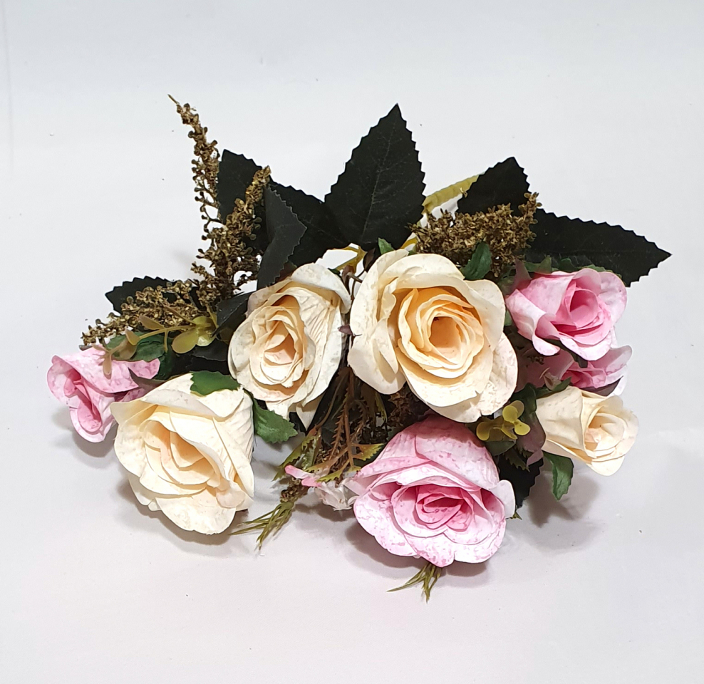 Цветочная композиция в вазе