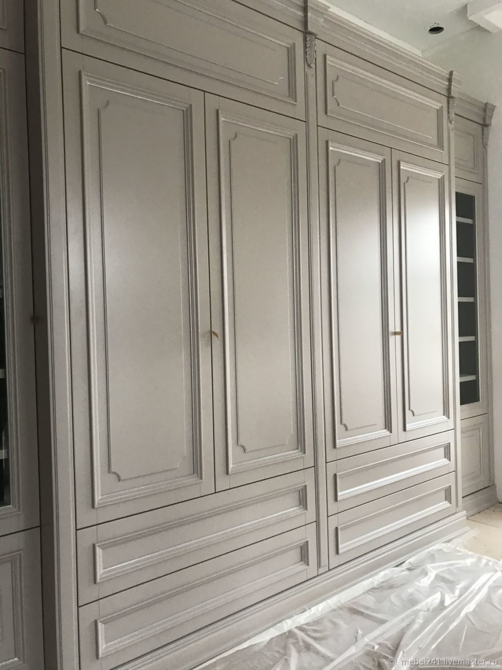 Гардеробные с фасадами