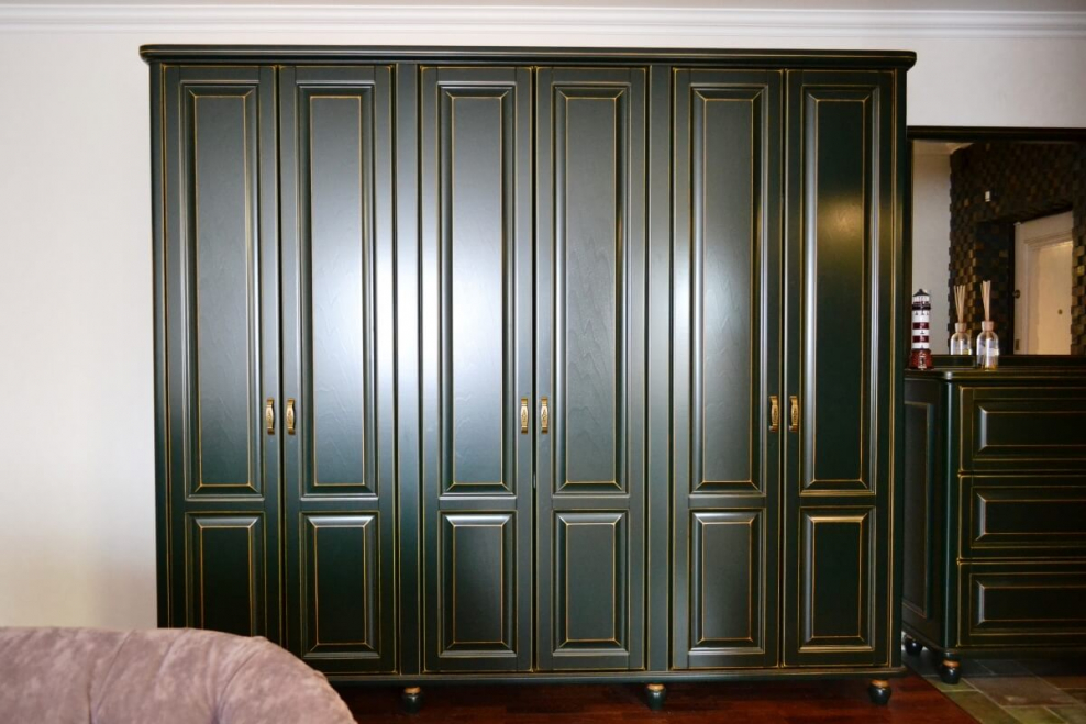 Шкаф распашной ИНКОЛ-2 массив