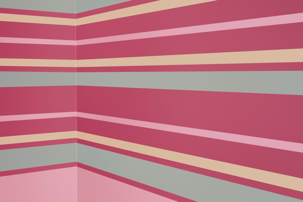 Покраска стен полосами