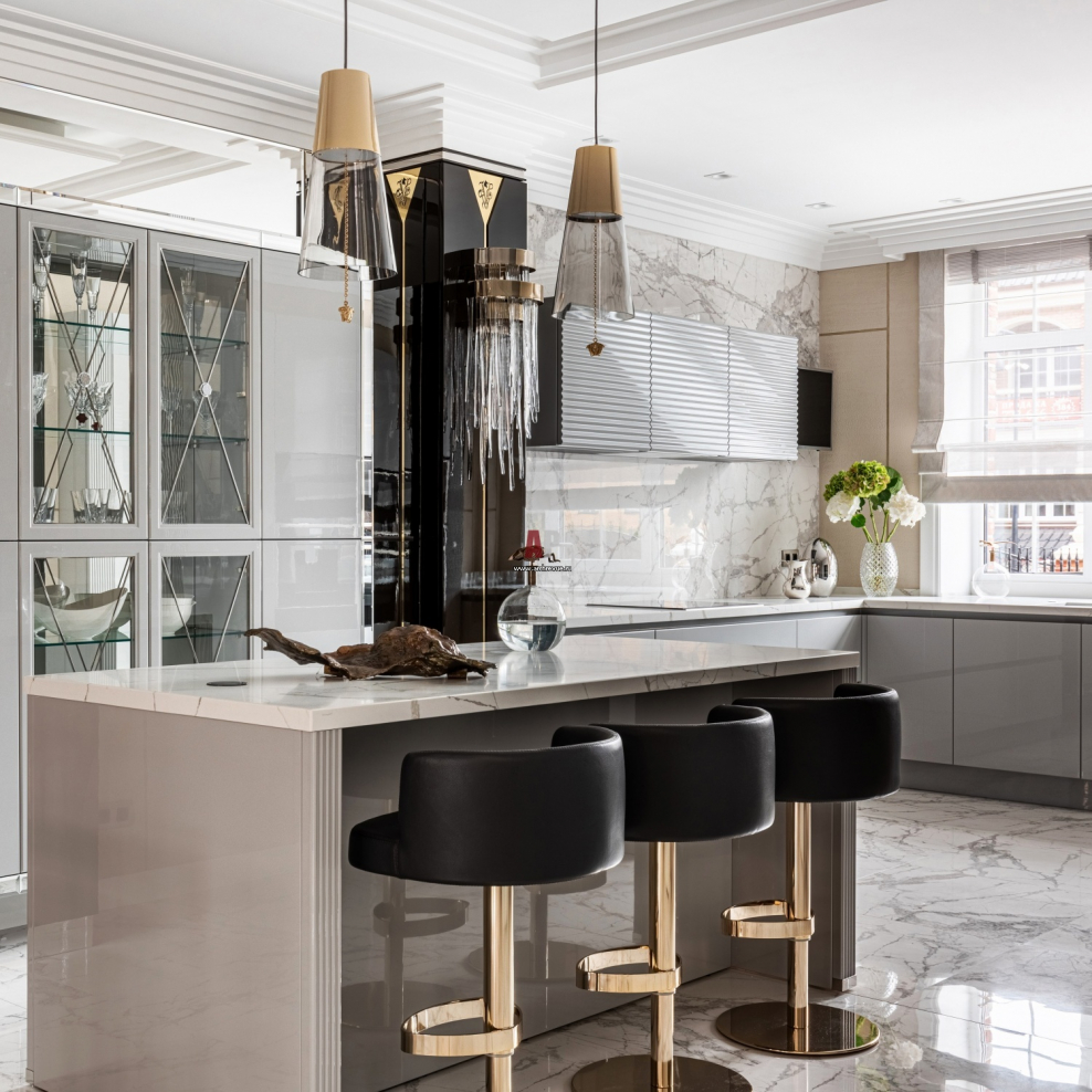 Кухня Неоклассика с мрамором