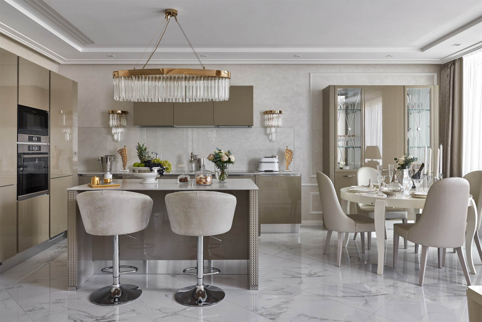 Кухня гостиная в перламутровых тонах