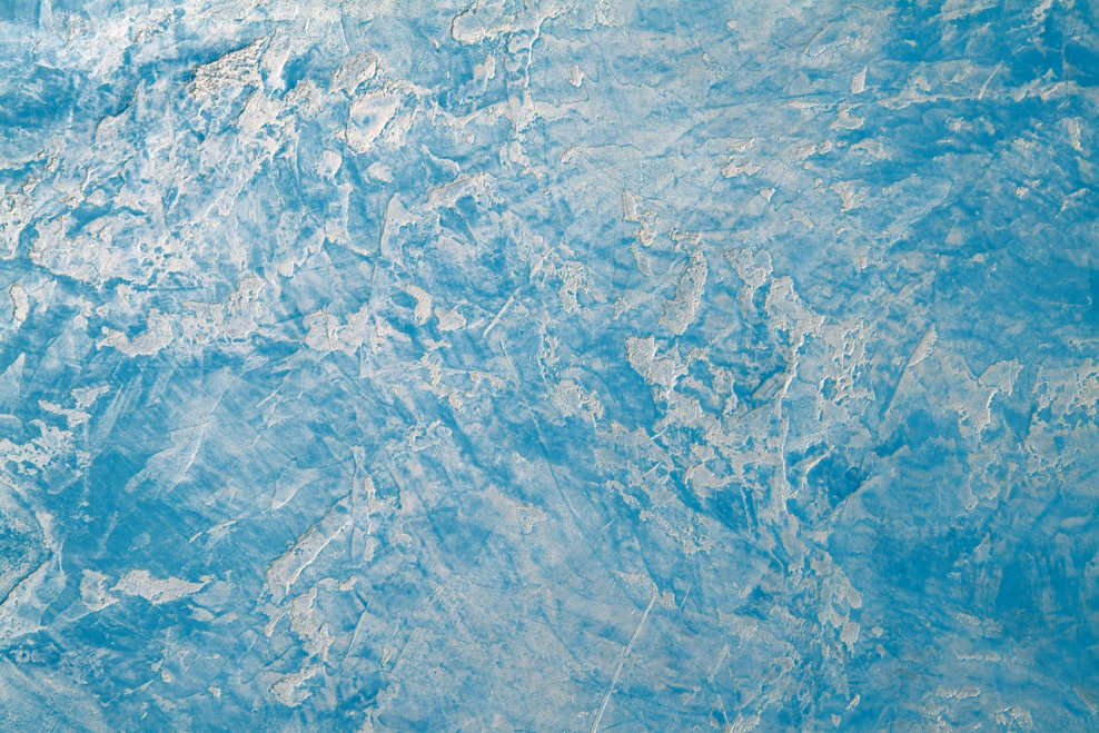 Облака на стене