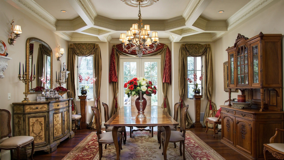 Гостиная в старинном стиле