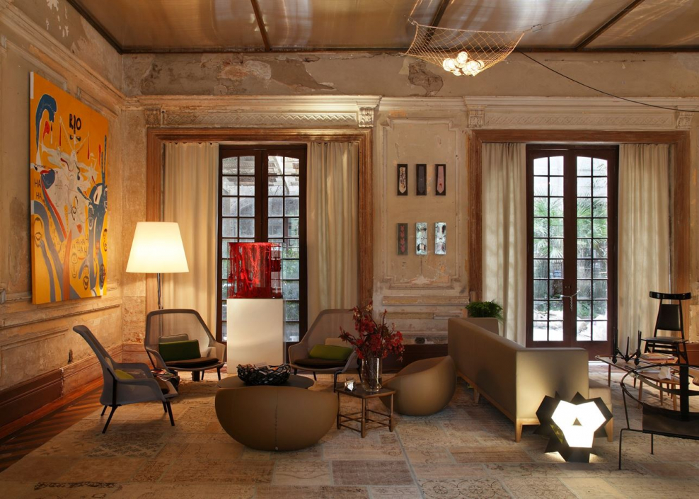 Интерьер комнаты под старину