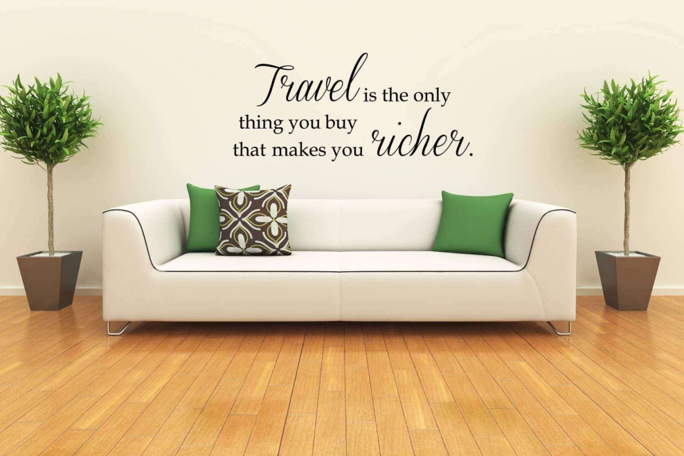 Белый диван в интерьере