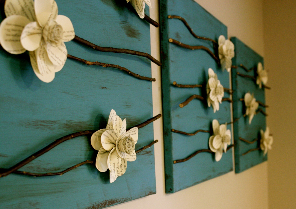 Панно из бумажных цветов на стену