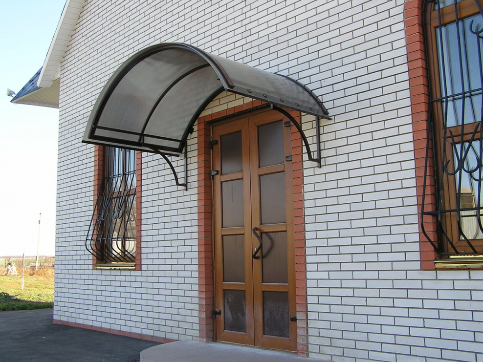 Крыльцо с навесом