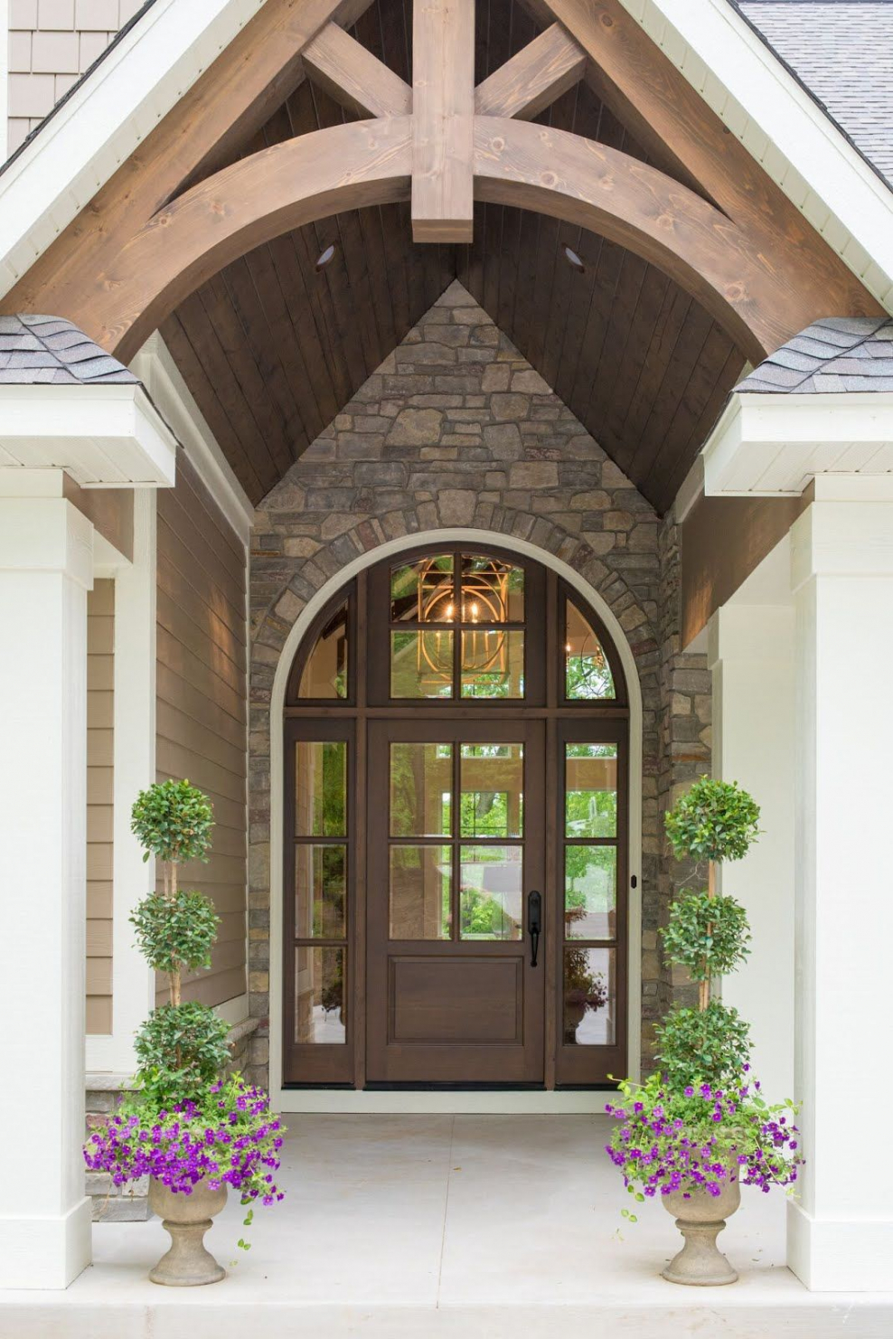 Кованая входная группа в частный дом