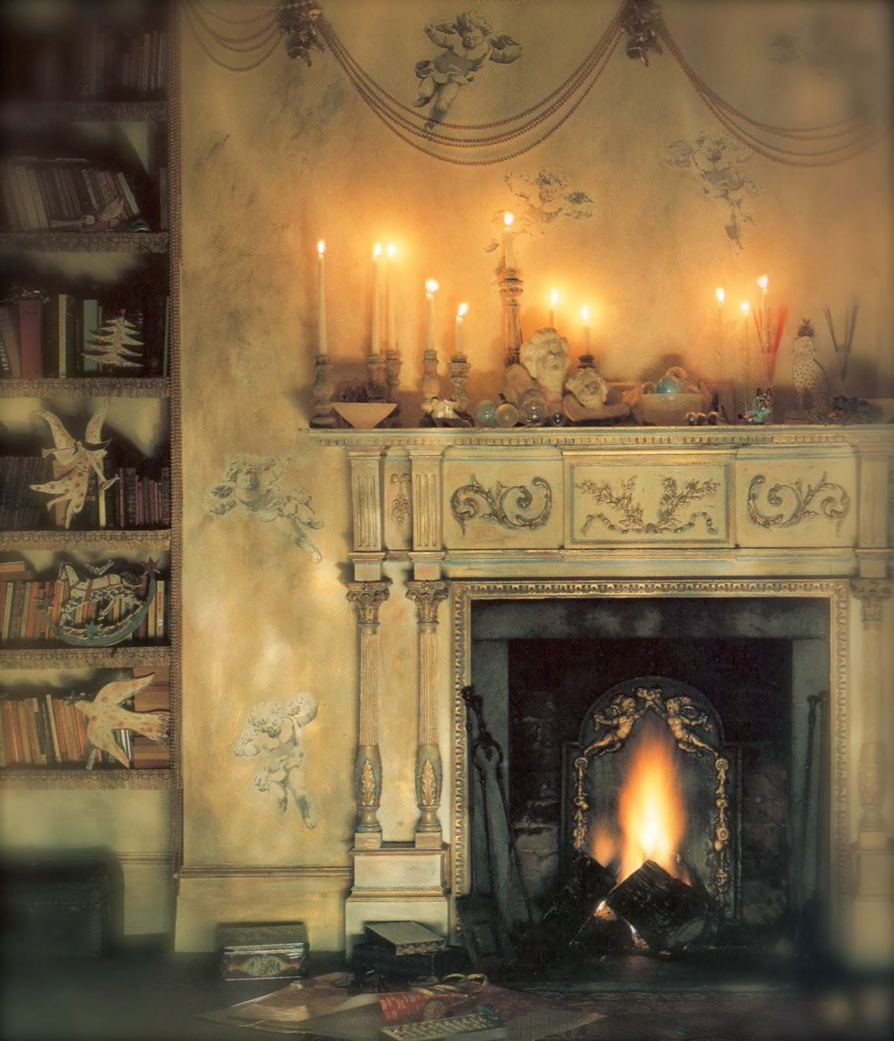 Старинный камин