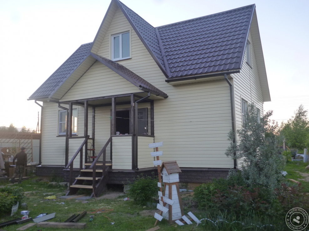 Обшивка крыльца сайдингом