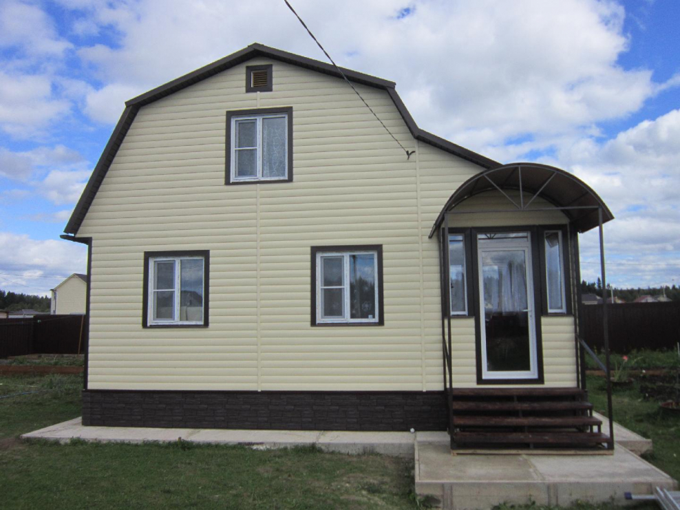 Козырёк над крыльцом