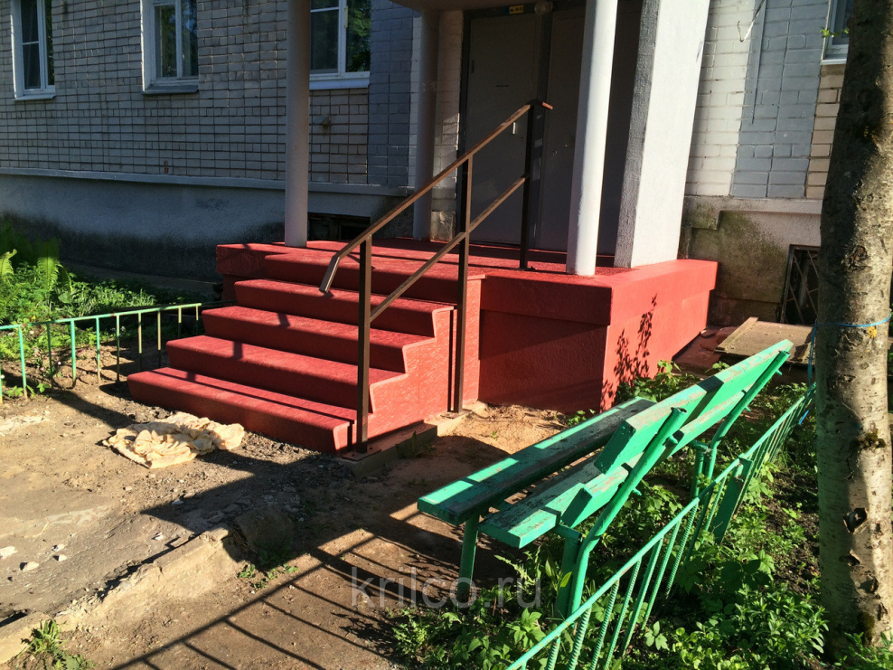 Обшивка крыльца сайдингом