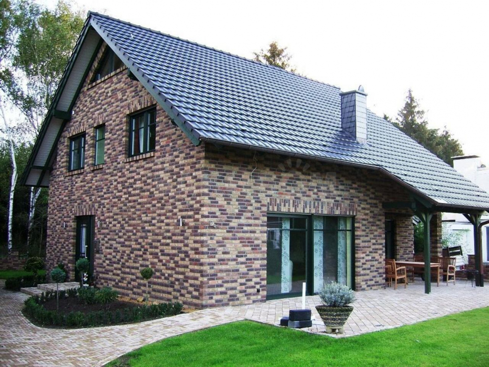 Фасад дома из кирпича