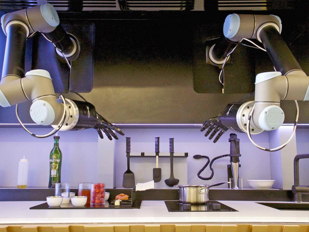 Робот кухня Moley