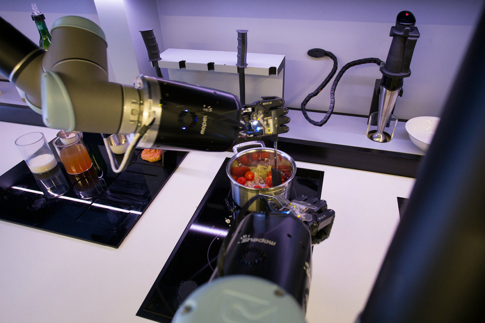 Робот-повар Moley Robotics.