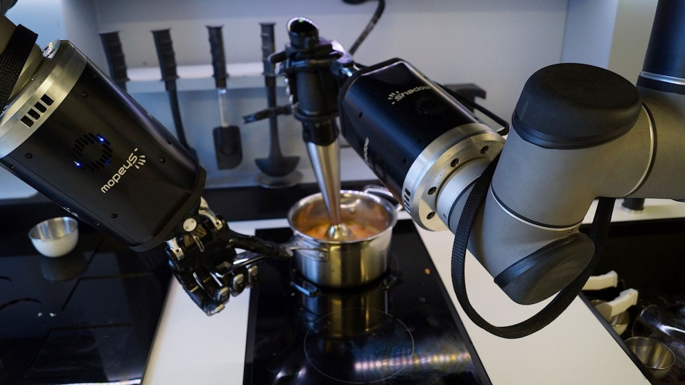 Робот повар