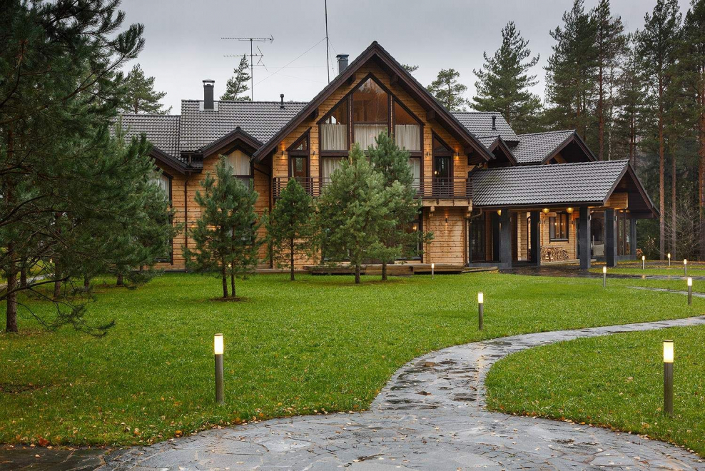 Дом из бруса в Сосновом лесу