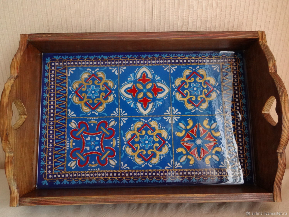 Вышивка оформленная в поднос