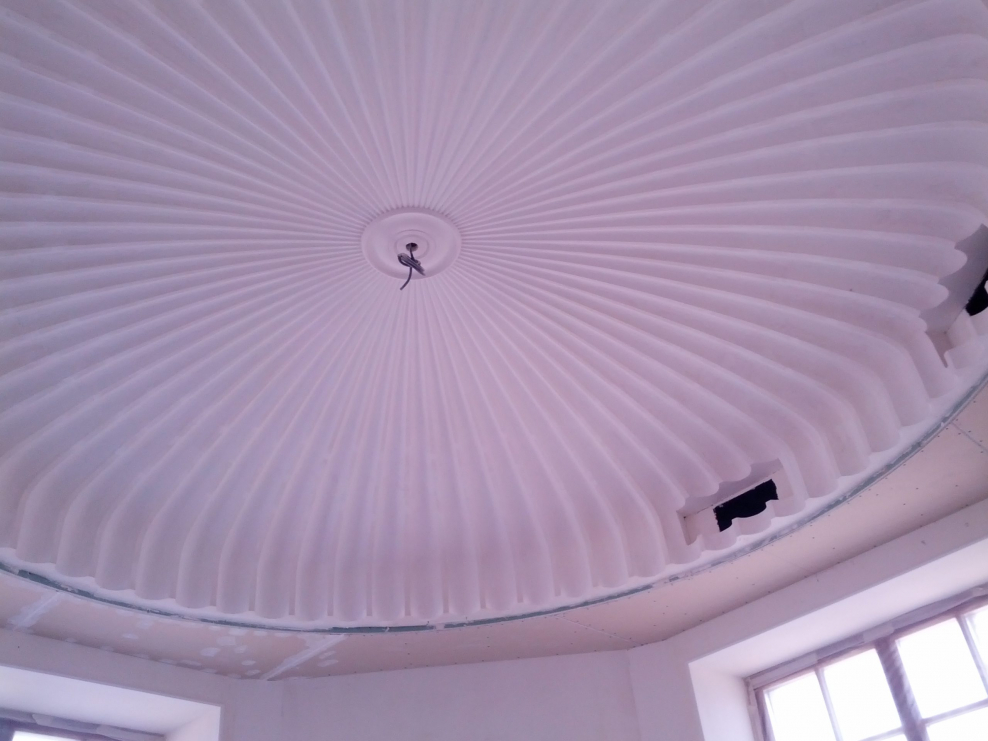Натяжной потолок куполом