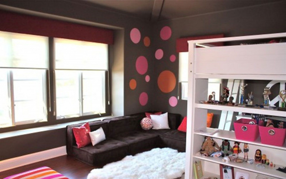 Подоконник диван в детской