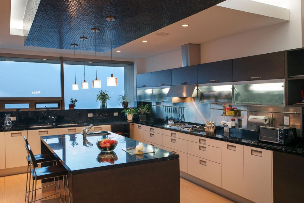 Красивые кухни с панорамным окном