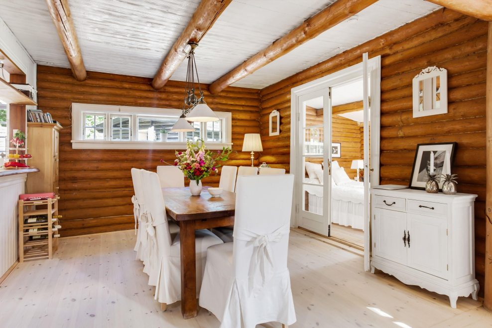 Белый сруб интерьер кухни