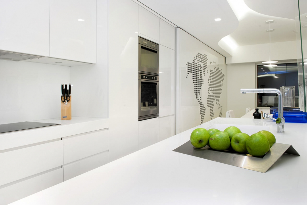 Стиль футуризм в интерьере кухни