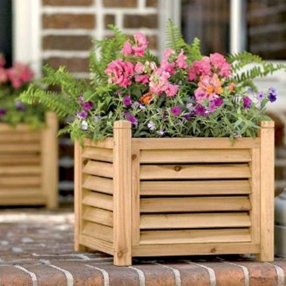 Деревянные вазоны для цветов