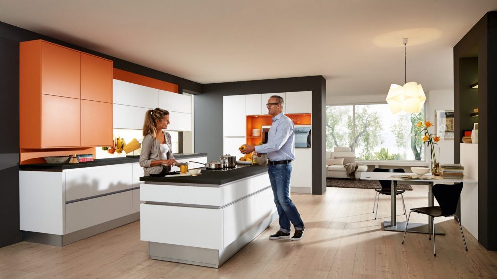 Кладовка на кухне в интерьере