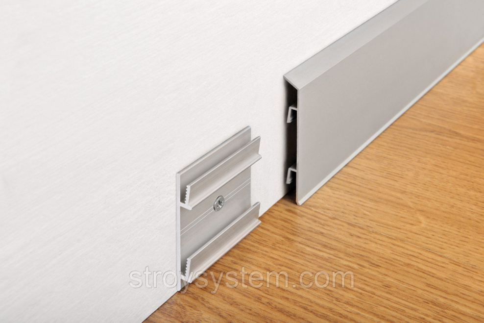 Плинтус белый Cosca п13 2м