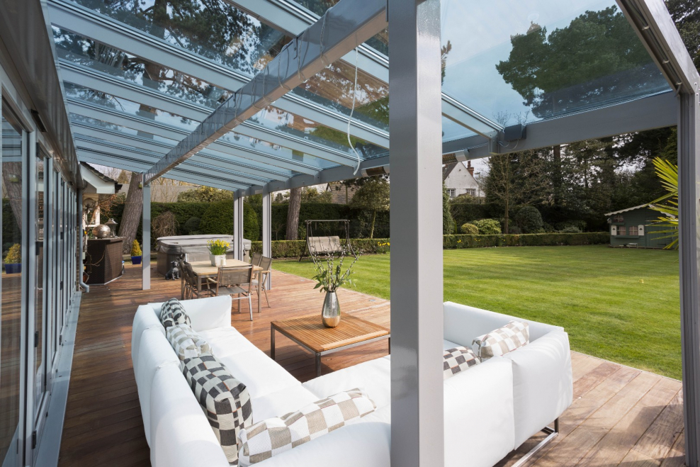 Пергола с прозрачной крышей