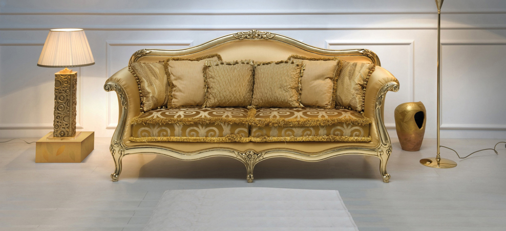 Диваны с позолотой