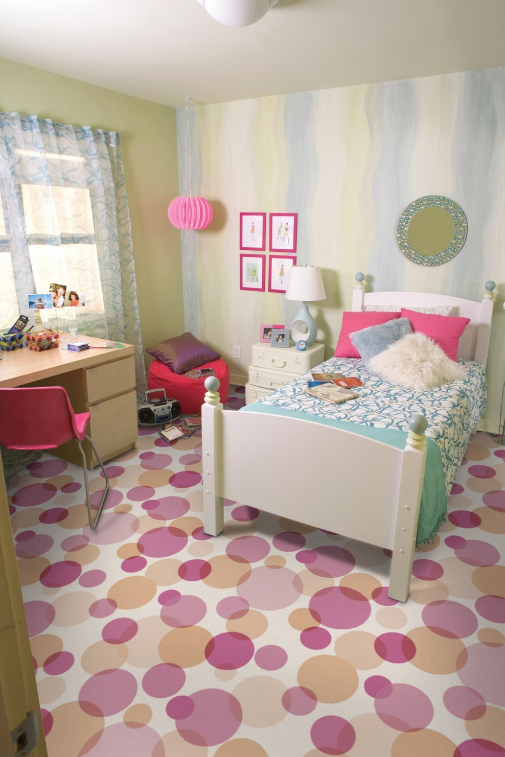 Пол в детскую комнату