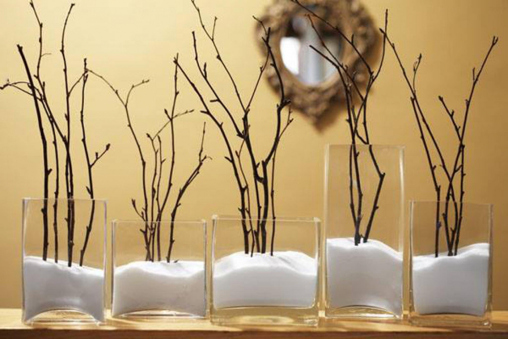 Ветки в вазе декор