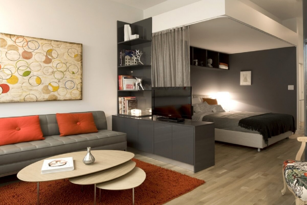 Зонирование комнаты с эркером