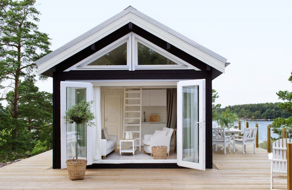 Тини Хаус с верандой