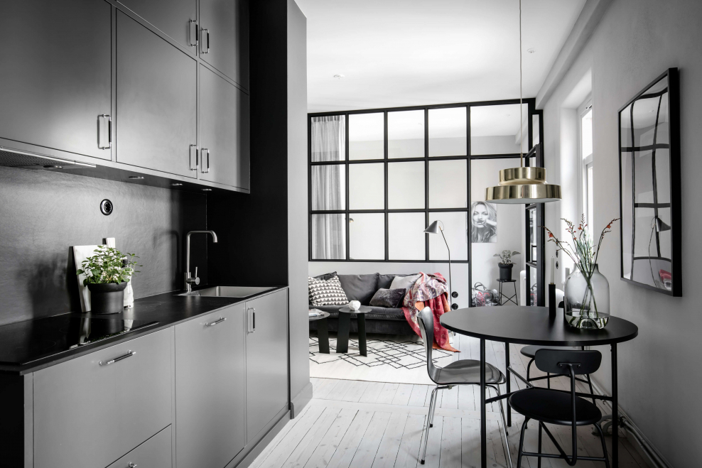 Серые стены в интерьере кухни