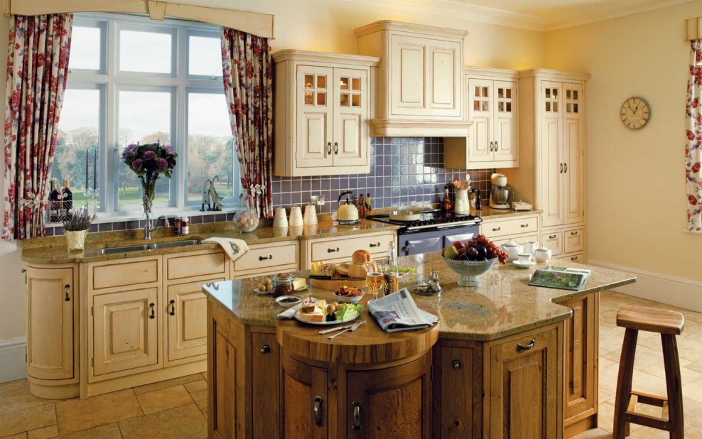 Кухня в древестном стиле