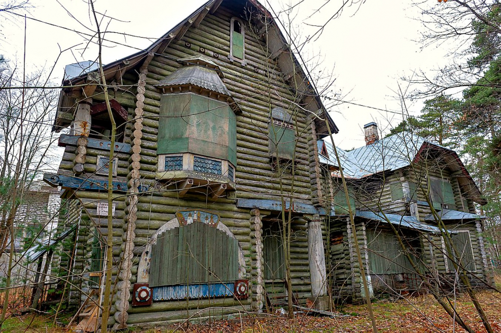 Крыльцо деревянное зодчество Модерн