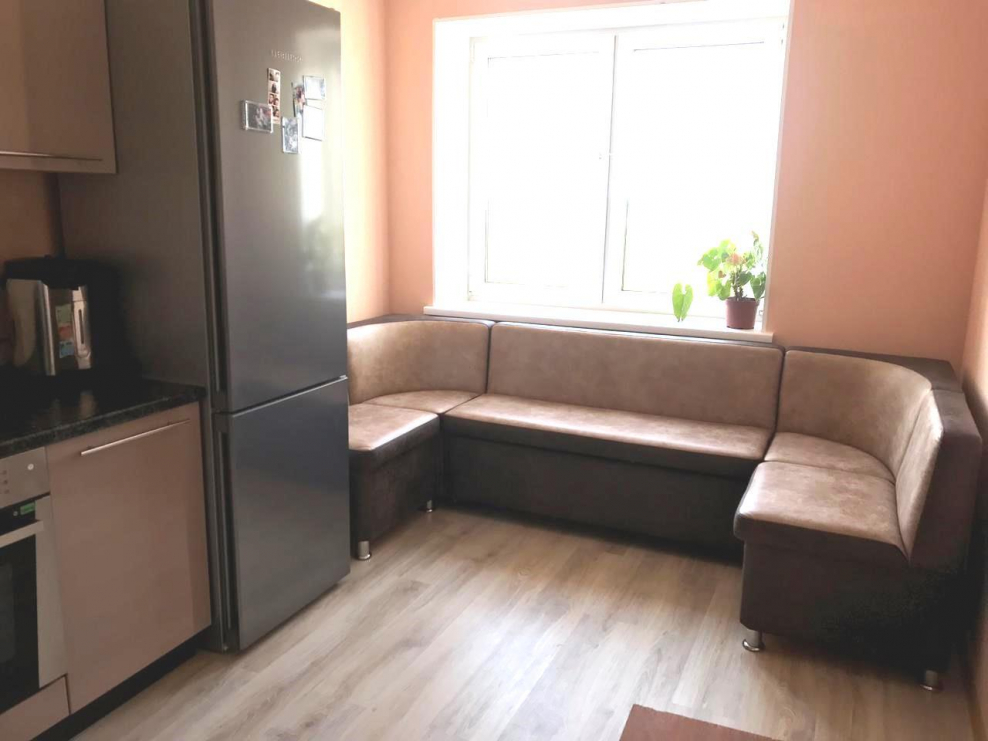 Угловой диван на кухню