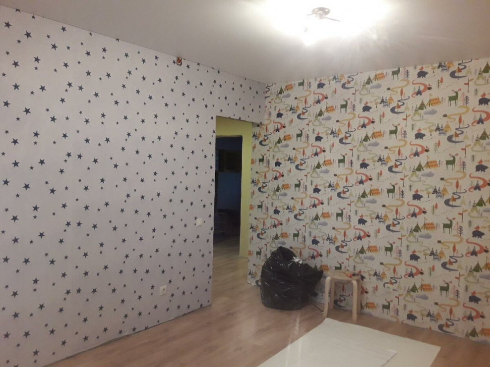 Оклеивание обоев