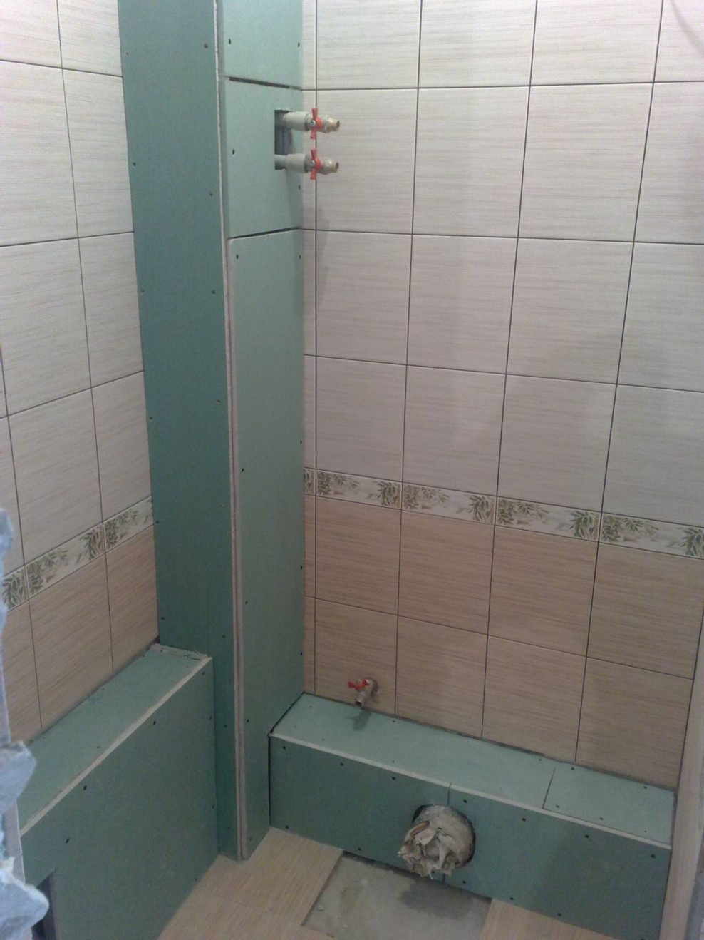 Короб для закрытия труб в ванной