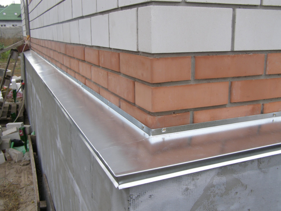 Планка отлива цоколя 50х20х2000