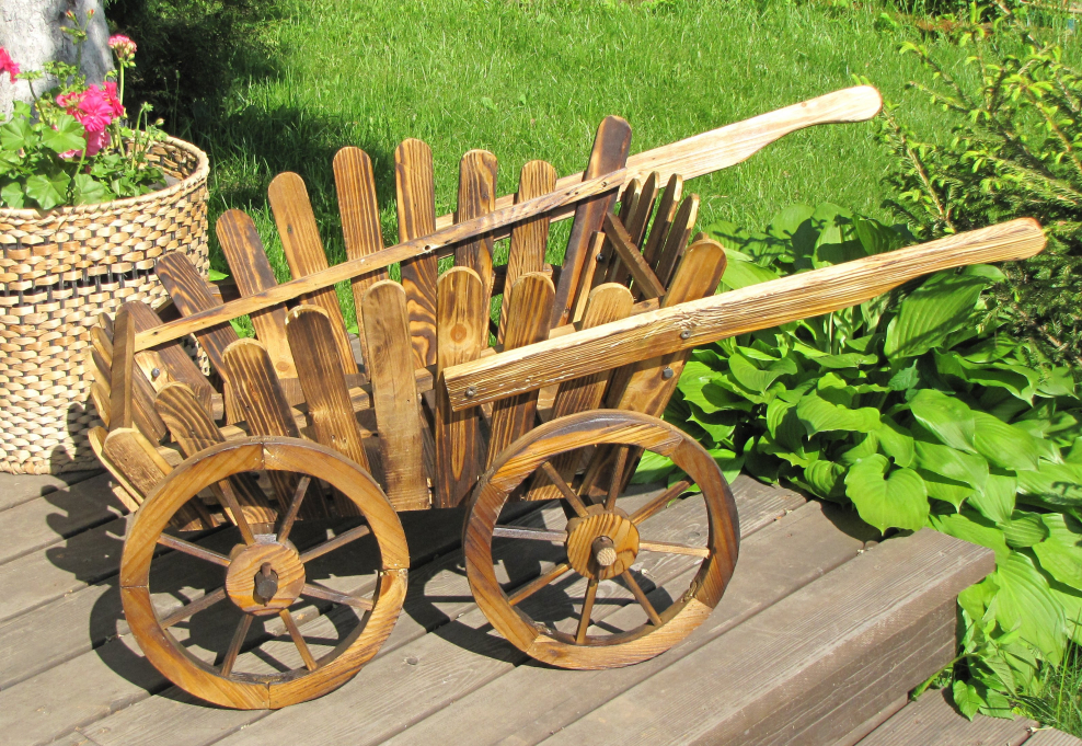 Декоративные постройки для сада